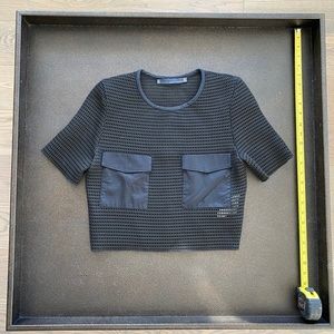 Cropped top size M in black.